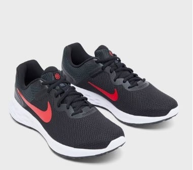 حذاء ريفليوشن نكست نيتشر رود للرجال من نايك size-4...