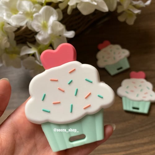 عضاضة الكوب كيك