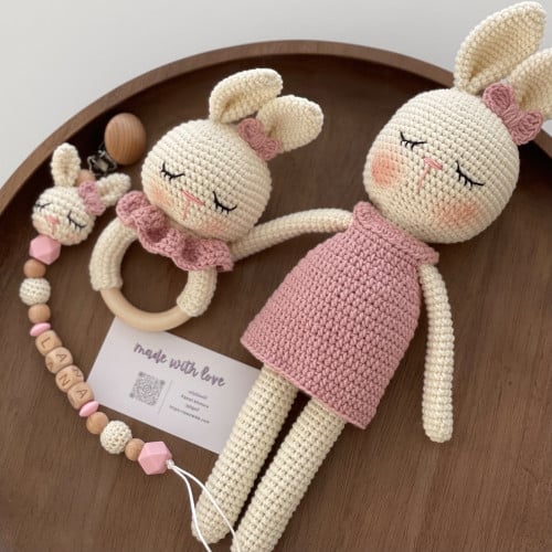 طقم الارنب الوردي