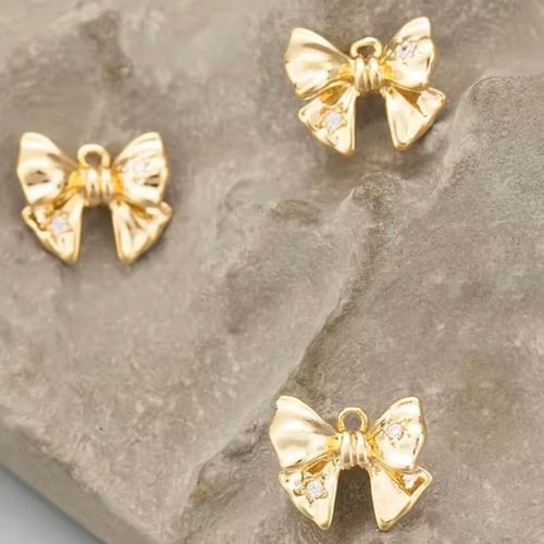 بروش بالأسم مع فيونكة