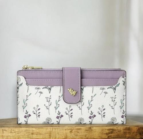 محفظة يد نسائية صغيرة