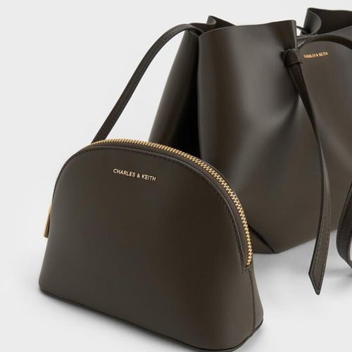 شنطة كالا تشارلز اند كيث