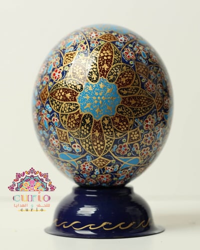 بيض نعام برسومات ونقوشات يدوية