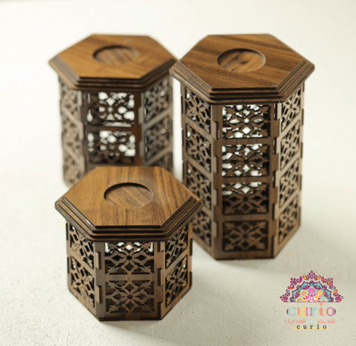 شمعدان سداسي الشكل ، ثلاثي