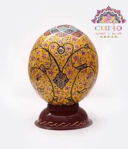 بيض نعام برسومات ونقوشات يدوية