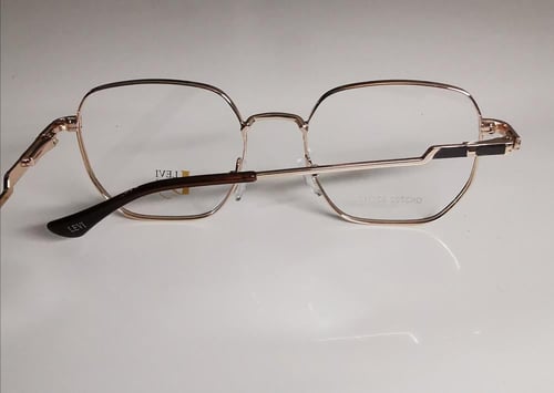 نظارة ليفي اوبتيكال Levi Optical 3702 C2