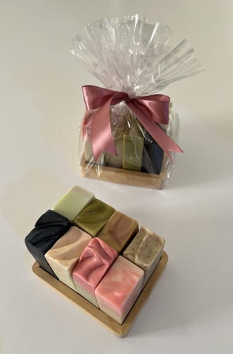 بكج جربني 8 قطع صابون حجم وسط