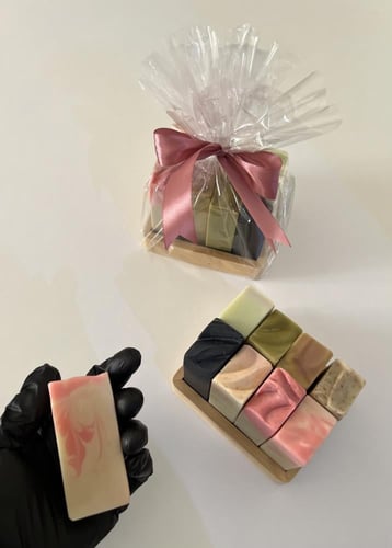 بكج جربني 8 قطع صابون حجم وسط