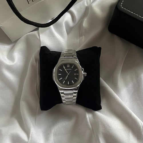 ساعة رجاليه سوداء