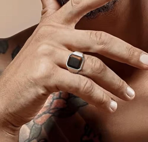 خاتم بحجر نمري