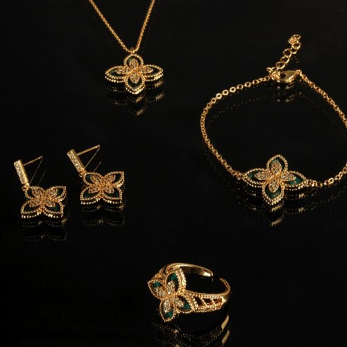 طقم فاخر يليق بكِ