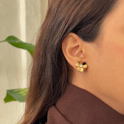 Flower-shaped design ring