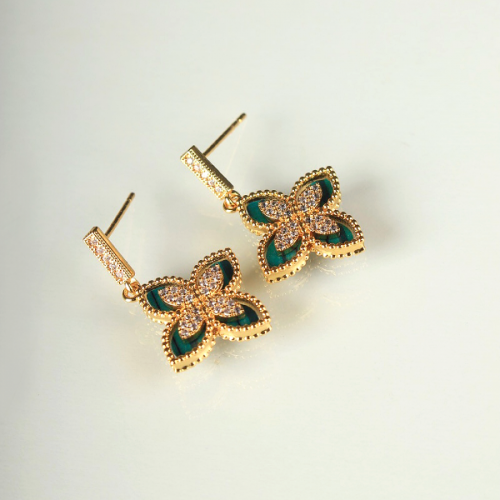 حلق زركون فخم متعددة الألوان