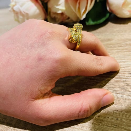 سوارة وخاتم مرصع بالزركون