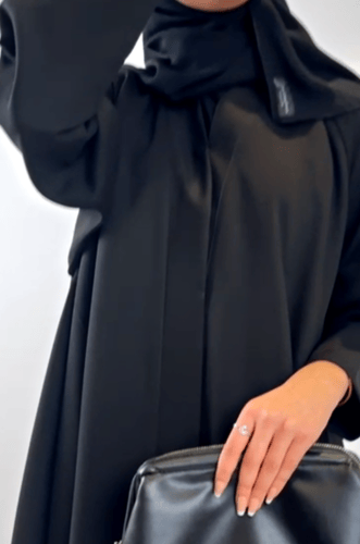 عبايه كريب كلوش