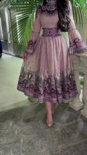 فستان ميد مشجر بتصميم مختلف