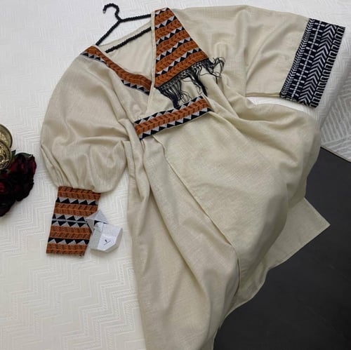 جلابية بتطريز وهدب