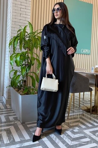 عباية سهره بستايل ريش