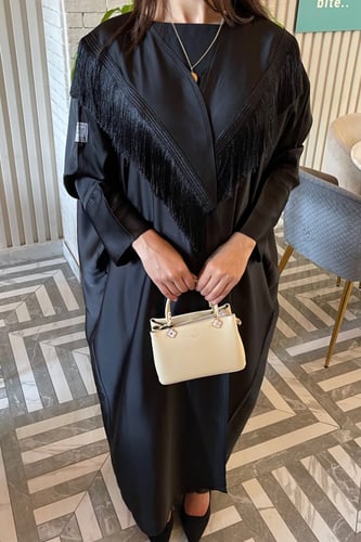 عباية سهره بستايل ريش