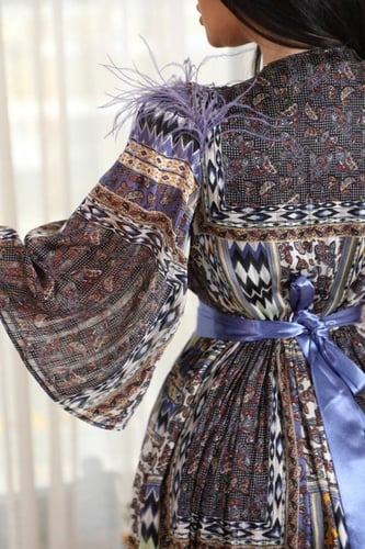 فستان ملكي بمقاسات كبيره