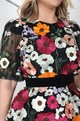 فستان اسود مورد