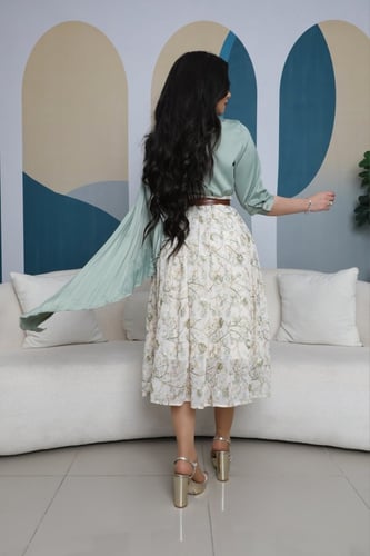 طقم تنورة مع كم بيليسيه وتنورة مشجره