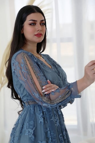 فستان دانتيل ملكي طويل