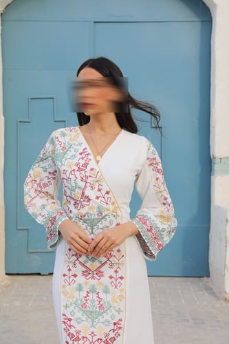 جلابيه انيقه بتطريز امامي وخلفي