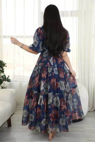 فستان مشجر ب ريش من الصدر