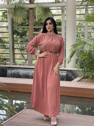 فستان باكمام وكرستال مع حزام