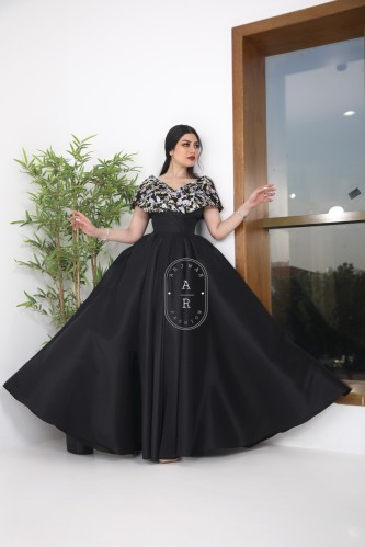 فستان راقي مطرز دبل كلوش