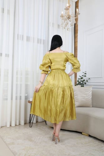 فستان نص كلوش بدون كتف