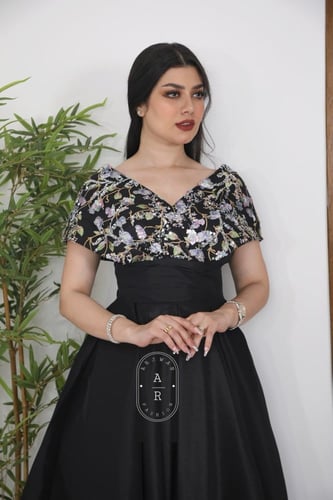 فستان راقي مطرز دبل كلوش