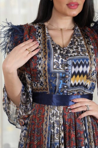 فستان ملكي بمقاسات كبيره