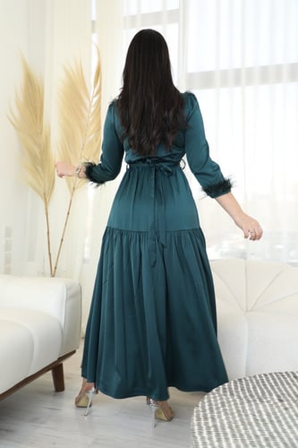 فستان انيق ب ريش من الصدر