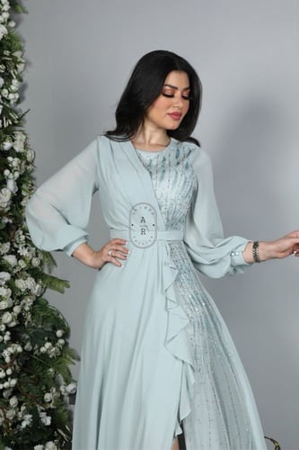 فستان سهره ناعم بتطريز وأكمام طويله