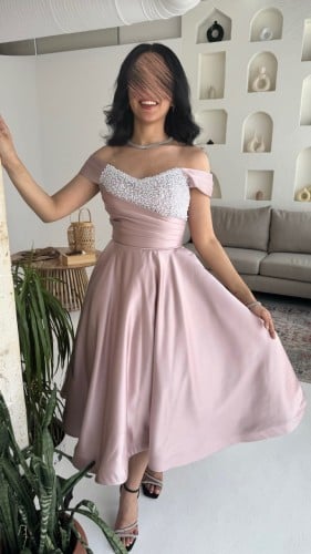 فستان ميد تطويز لول دبل كلوش