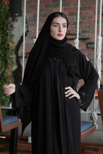 عباية بتطرز خرز انيقه