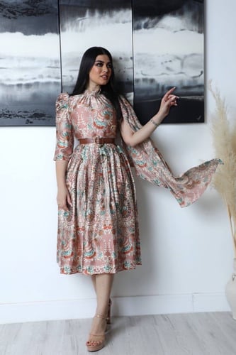 فستان مشجر ميد بحزام