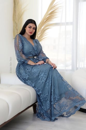 فستان دانتيل ملكي طويل