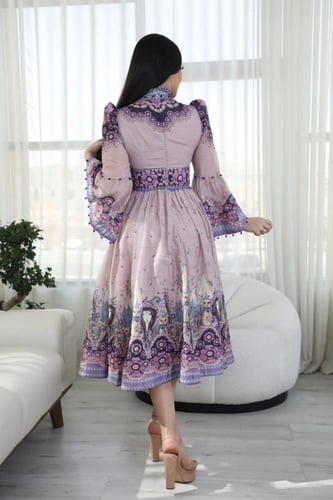 فستان ميد مشجر بتصميم مختلف