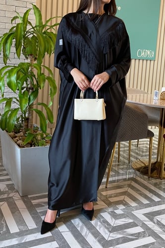 عباية سهره بستايل ريش