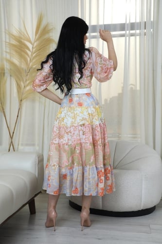 فستان ميد براندي بحزام ابيض