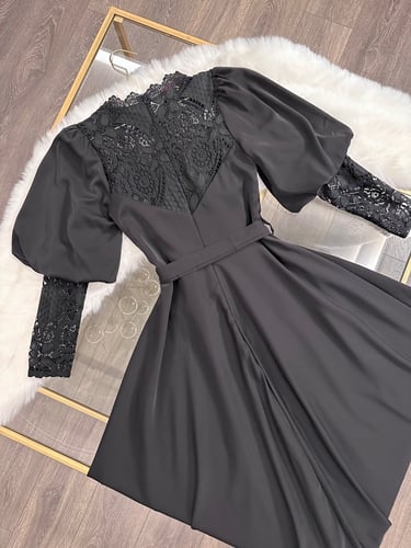 فستان ميد شيفون مع دانتيل