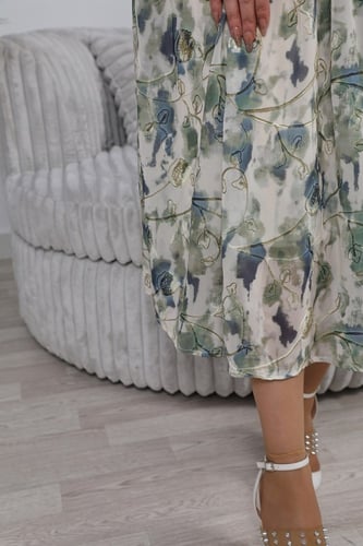 طقم تنوره مشجره مع بلوزه ستان وحزام