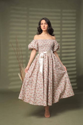 فستان كلوش بزم من الصدر