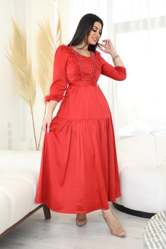 فستان انيق ب ريش من الصدر