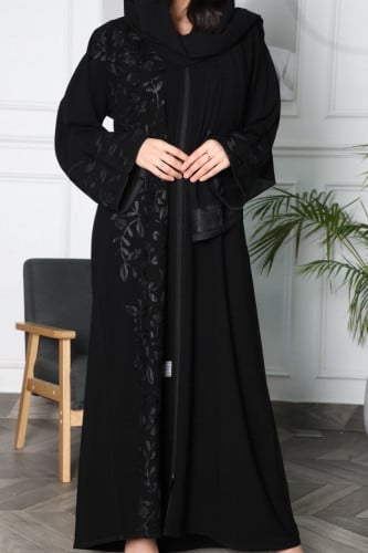 عباية كريب مطرزة وانيقه