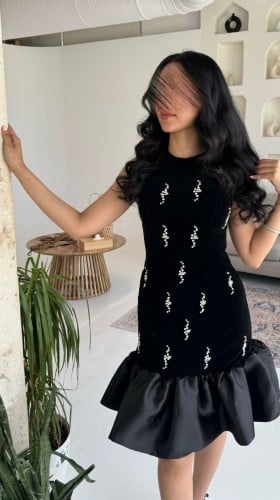 فستان كيوت مطرز مع جازار