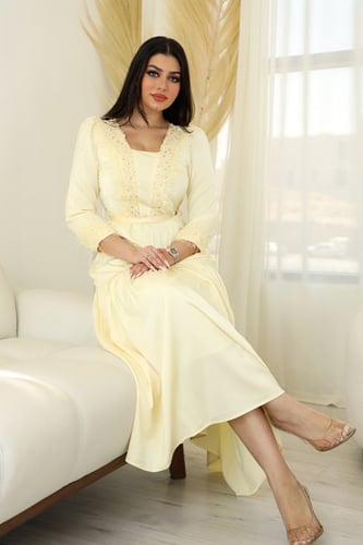 فستان انيق ب ريش من الصدر